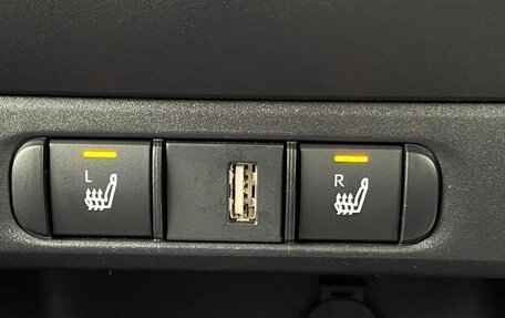 Toyota Yaris, 2022 год, 1 129 000 рублей, 19 фотография