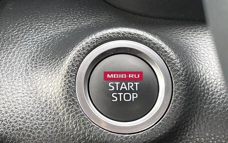 Toyota Yaris, 2022 год, 1 129 000 рублей, 20 фотография