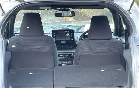 Toyota Yaris, 2022 год, 1 129 000 рублей, 31 фотография