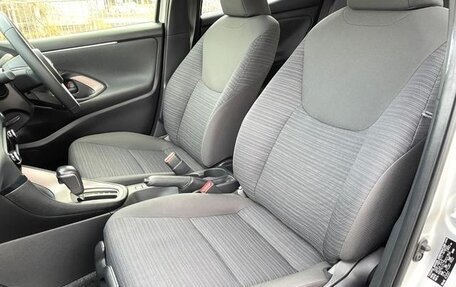 Toyota Yaris, 2022 год, 1 129 000 рублей, 29 фотография