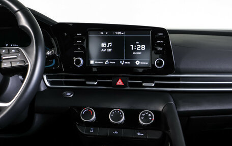 Hyundai Elantra, 2023 год, 2 180 000 рублей, 14 фотография