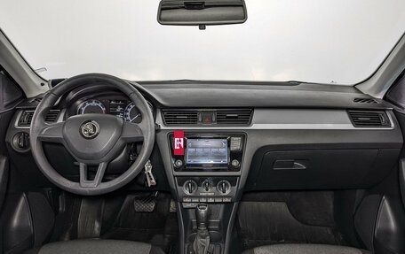 Skoda Rapid I, 2018 год, 1 400 000 рублей, 14 фотография