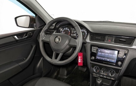 Skoda Rapid I, 2018 год, 1 400 000 рублей, 26 фотография