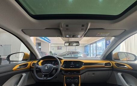 Volkswagen T-Cross I, 2021 год, 1 740 548 рублей, 10 фотография