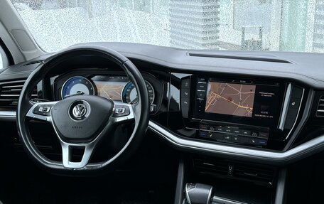 Volkswagen Touareg III, 2018 год, 4 350 000 рублей, 11 фотография