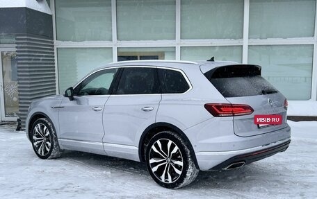 Volkswagen Touareg III, 2018 год, 4 350 000 рублей, 4 фотография