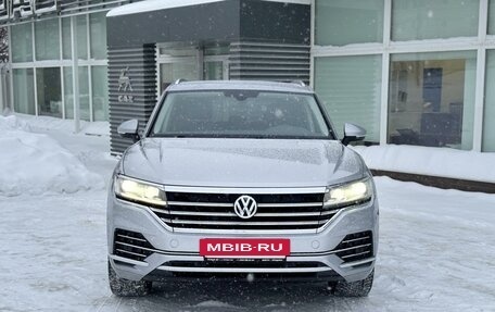 Volkswagen Touareg III, 2018 год, 4 350 000 рублей, 2 фотография