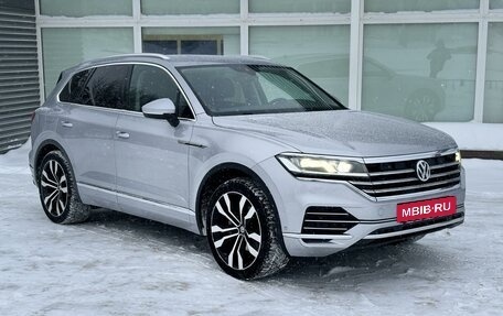 Volkswagen Touareg III, 2018 год, 4 350 000 рублей, 3 фотография