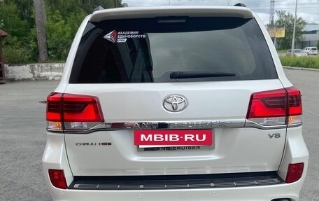 Toyota Land Cruiser 200, 2016 год, 6 999 999 рублей, 9 фотография