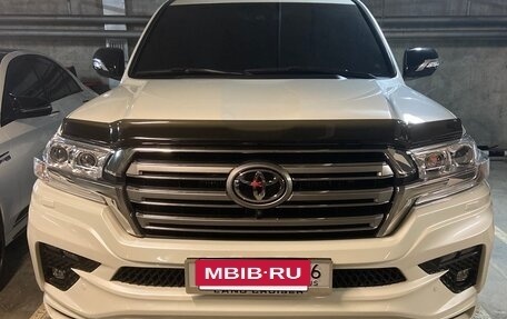 Toyota Land Cruiser 200, 2016 год, 6 999 999 рублей, 2 фотография