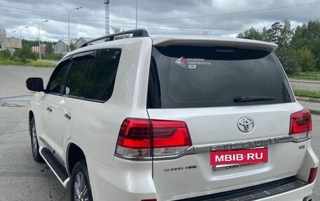 Toyota Land Cruiser 200, 2016 год, 6 999 999 рублей, 8 фотография