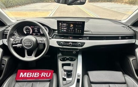 Audi A4, 2022 год, 2 320 000 рублей, 14 фотография