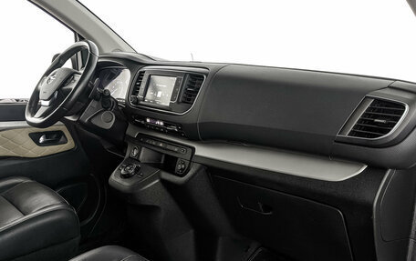 Opel Zafira Life I, 2021 год, 3 800 000 рублей, 13 фотография