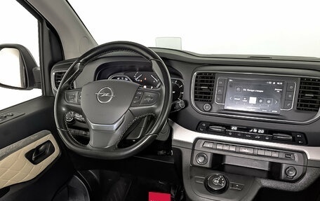 Opel Zafira Life I, 2021 год, 3 800 000 рублей, 28 фотография