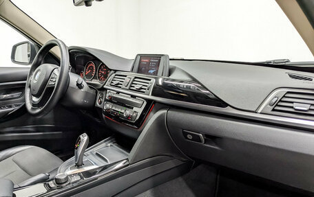 BMW 3 серия, 2018 год, 2 990 000 рублей, 11 фотография