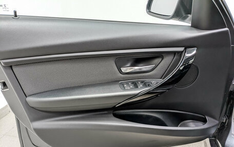 BMW 3 серия, 2018 год, 2 990 000 рублей, 19 фотография