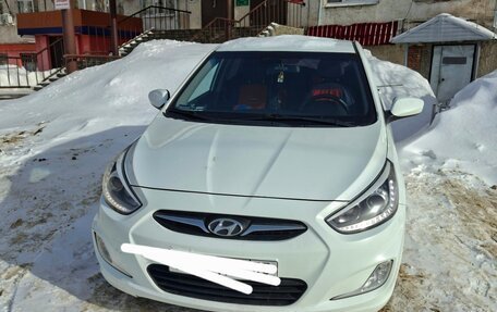 Hyundai Solaris II рестайлинг, 2014 год, 1 100 000 рублей, 1 фотография