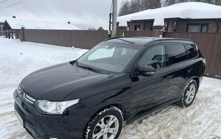 Mitsubishi Outlander III рестайлинг 3, 2012 год, 1 239 000 рублей, 1 фотография