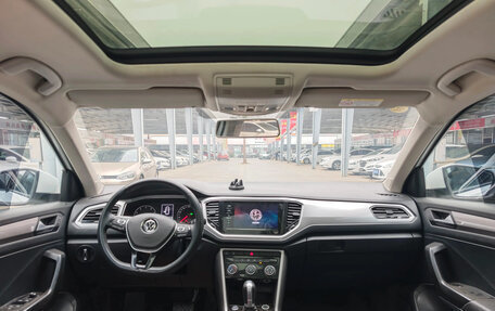 Volkswagen T-Roc I, 2023 год, 1 400 000 рублей, 5 фотография