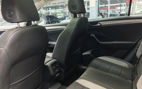 Volkswagen T-Roc I, 2023 год, 1 400 000 рублей, 8 фотография