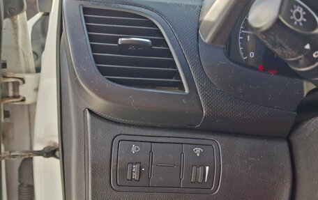 Hyundai Solaris II рестайлинг, 2014 год, 1 100 000 рублей, 19 фотография