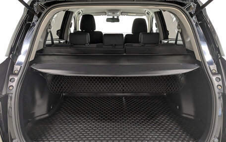 Toyota RAV4, 2018 год, 2 420 000 рублей, 10 фотография