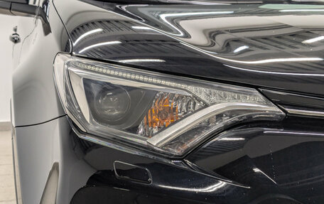 Toyota RAV4, 2018 год, 2 420 000 рублей, 11 фотография