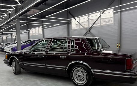 Lincoln Town Car II, 1991 год, 6 000 000 рублей, 8 фотография