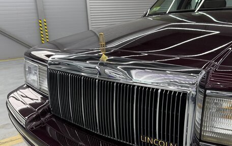 Lincoln Town Car II, 1991 год, 6 000 000 рублей, 14 фотография