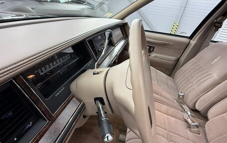 Lincoln Town Car II, 1991 год, 6 000 000 рублей, 23 фотография