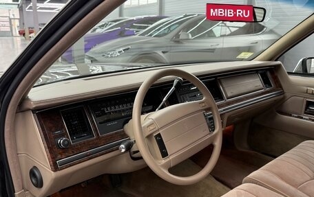 Lincoln Town Car II, 1991 год, 6 000 000 рублей, 18 фотография
