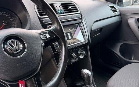 Volkswagen Polo VI (EU Market), 2017 год, 1 200 000 рублей, 38 фотография