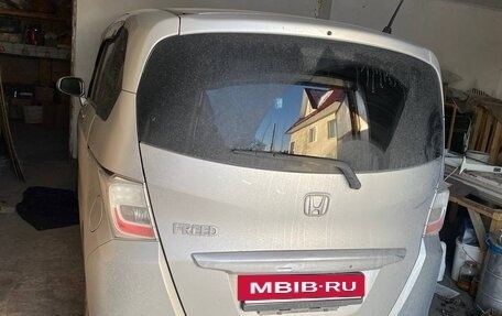 Honda Freed I, 2012 год, 700 000 рублей, 17 фотография