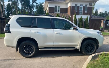 Toyota Land Cruiser Prado 150 рестайлинг 2, 2020 год, 6 350 000 рублей, 4 фотография