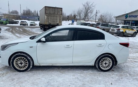 KIA Rio IV, 2018 год, 799 000 рублей, 3 фотография