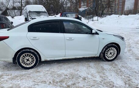 KIA Rio IV, 2018 год, 799 000 рублей, 4 фотография