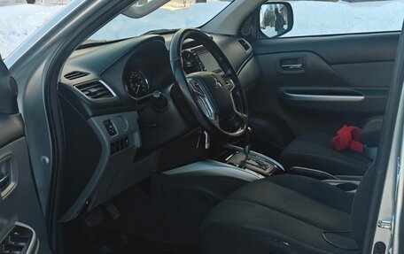 Mitsubishi L200 IV рестайлинг, 2017 год, 2 500 000 рублей, 8 фотография