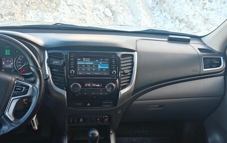 Mitsubishi L200 IV рестайлинг, 2017 год, 2 500 000 рублей, 16 фотография