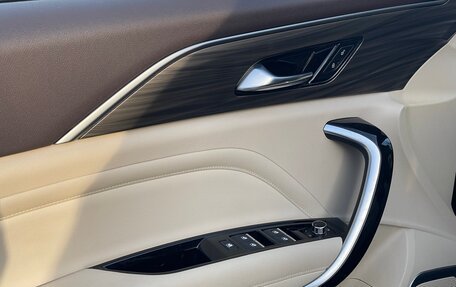 FAW Bestune T77, 2022 год, 1 800 000 рублей, 18 фотография