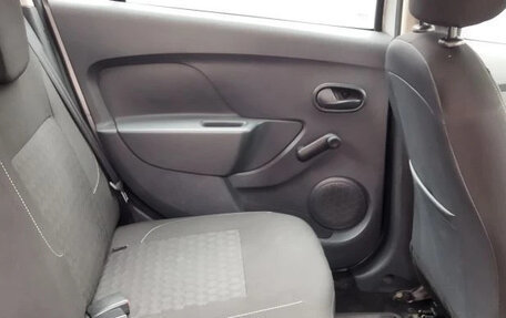 Renault Logan II, 2016 год, 680 000 рублей, 1 фотография