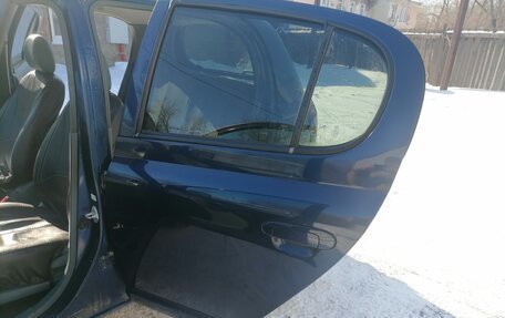 Toyota Vitz, 2001 год, 420 000 рублей, 26 фотография