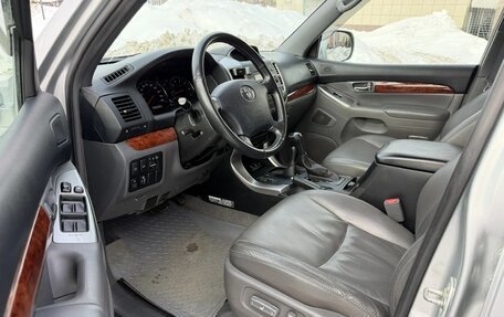 Toyota Land Cruiser Prado 120 рестайлинг, 2005 год, 2 175 000 рублей, 13 фотография