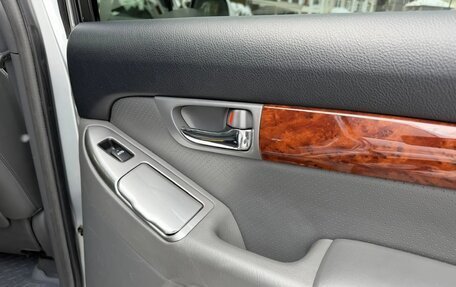 Toyota Land Cruiser Prado 120 рестайлинг, 2005 год, 2 175 000 рублей, 21 фотография