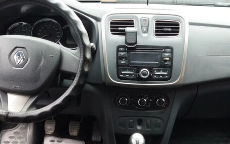 Renault Logan II, 2016 год, 680 000 рублей, 7 фотография