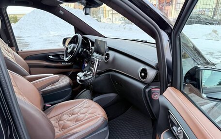 Mercedes-Benz V-Класс, 2017 год, 6 700 000 рублей, 23 фотография