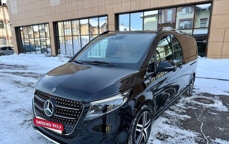 Mercedes-Benz V-Класс, 2017 год, 6 700 000 рублей, 3 фотография