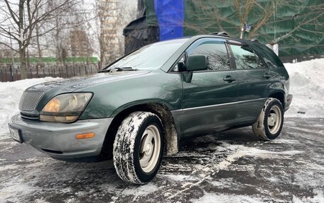 Lexus RX IV рестайлинг, 1998 год, 680 000 рублей, 2 фотография