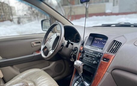 Lexus RX IV рестайлинг, 1998 год, 680 000 рублей, 16 фотография