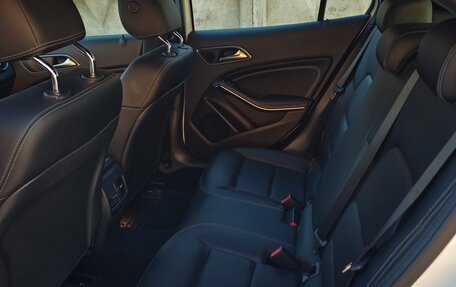 Mercedes-Benz GLA, 2019 год, 2 650 000 рублей, 15 фотография