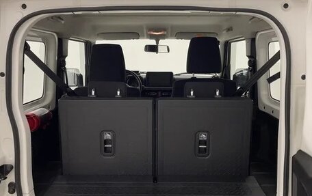 Suzuki Jimny, 2022 год, 2 420 000 рублей, 18 фотография